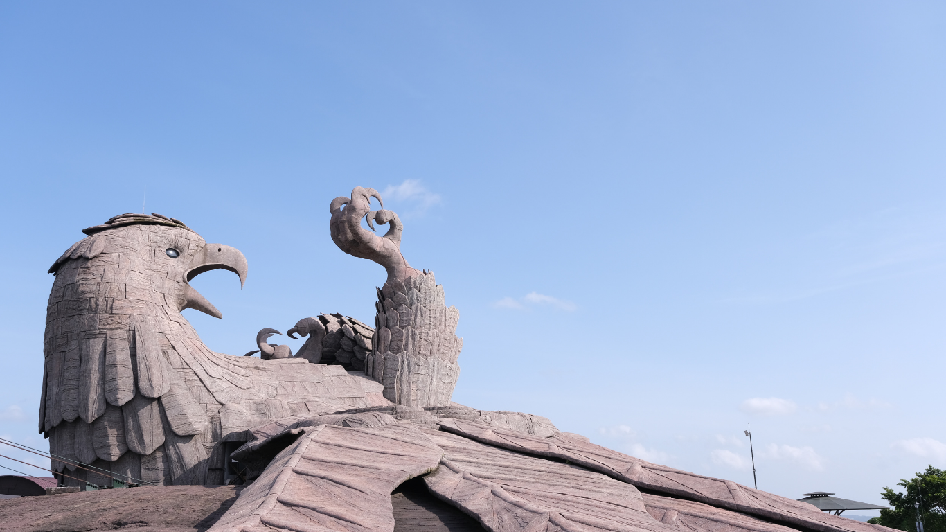 Kochi waterfront sculpture landmark seen on Cochin harbour cruise